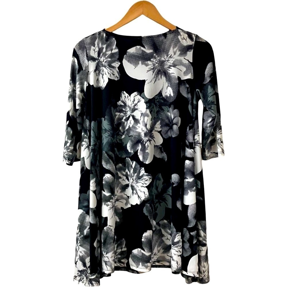 TIANA B. Floral Garden party Swing Dress SZ 6P Petite Bold Classic Coquette